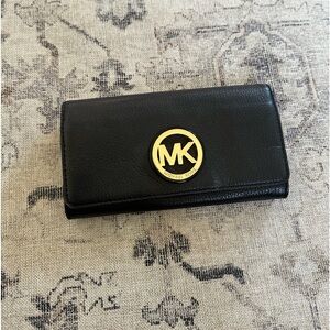 Micheal Kors wallet, like new condition